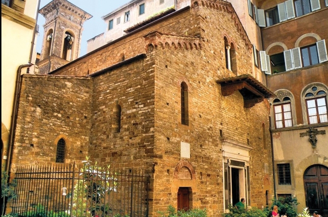 Santi Apostoli Religious Services in Florence in English and Italian